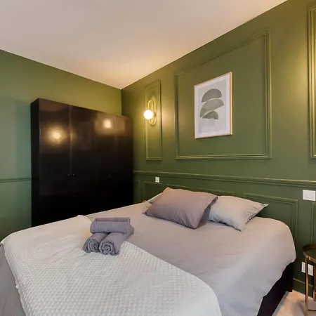 Charming - Close To Paris *