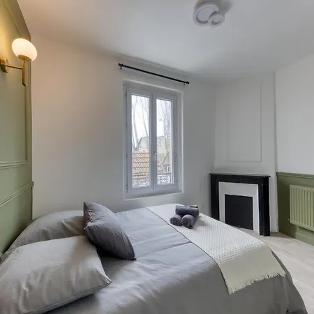 Charming - Close To Paris *